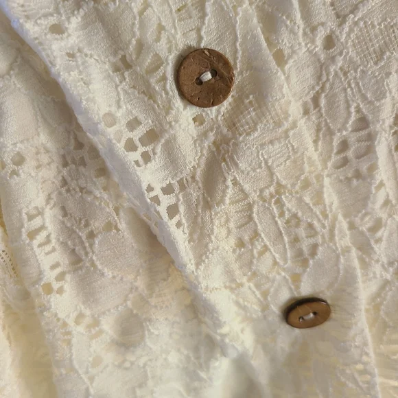 New No Boundaries Top, Women's Blouse, Lace Shirt, Short Sleeves - Picture 3 of 4